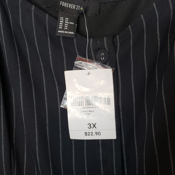 Forever 21 NWT Black Pinstriped Shorts Romper - Picture 5 of 6